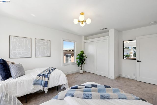 3226 Fairview Ave, Alameda, CA 94501