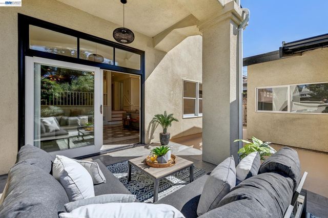 3226 Fairview Ave, Alameda, CA 94501