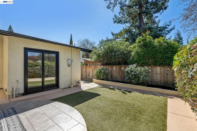 3226 Fairview Ave, Alameda, CA 94501