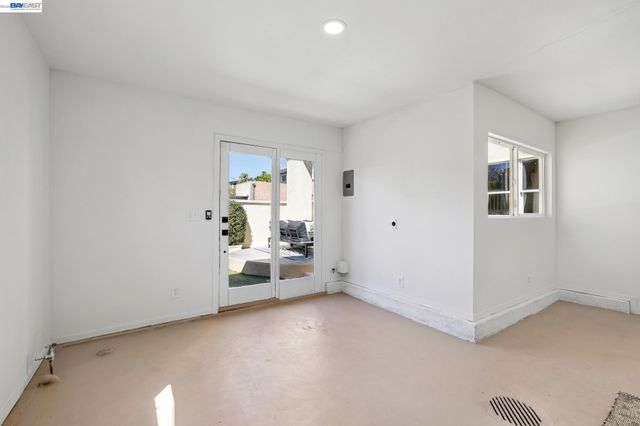 3226 Fairview Ave, Alameda, CA 94501