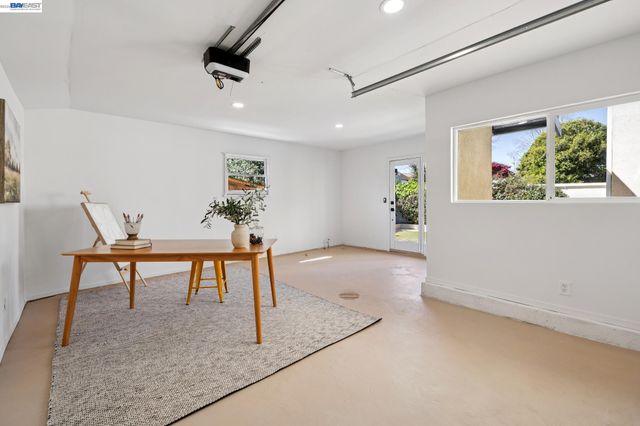 3226 Fairview Ave, Alameda, CA 94501