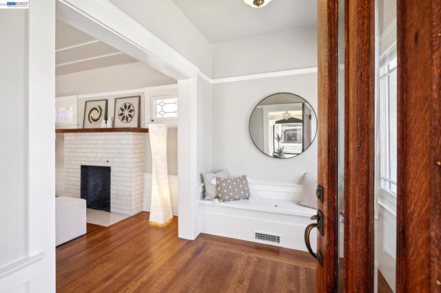 3226 Fairview Ave, Alameda, CA 94501