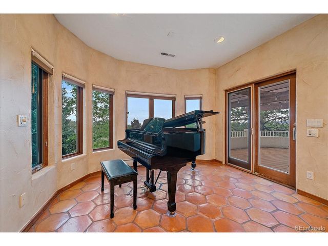 7022 Secrest Ct, Arvada, CO 80007