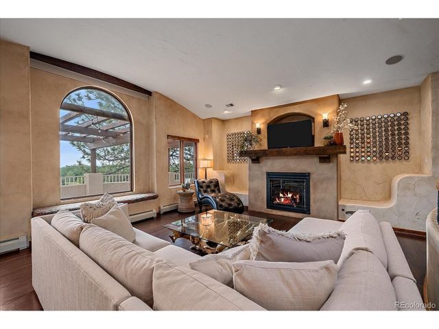7022 Secrest Ct, Arvada, CO 80007