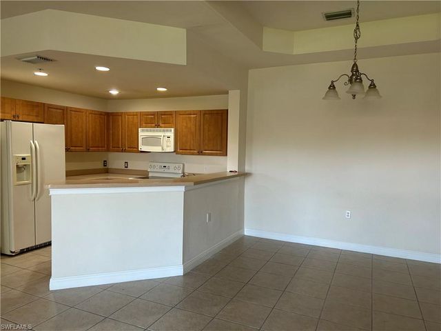 2904 Tuscan DR 301, Cape Coral, FL 33909