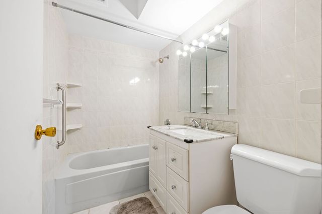 566 Commonwealth 801, Boston, MA 02215