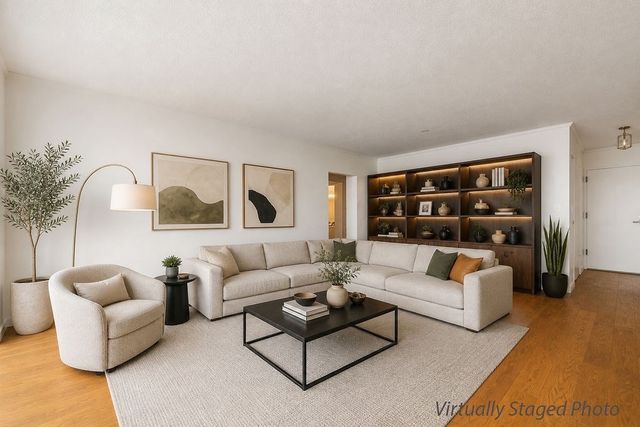 566 Commonwealth 801, Boston, MA 02215