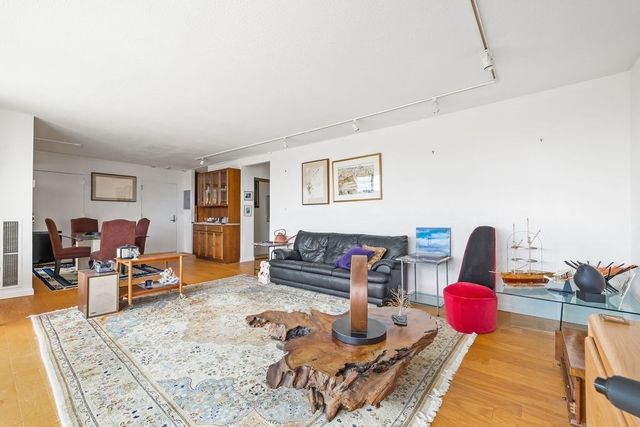 566 Commonwealth 801, Boston, MA 02215
