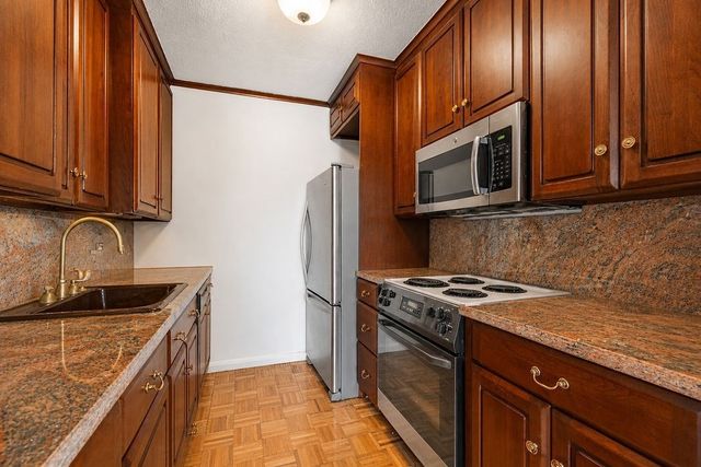 566 Commonwealth 801, Boston, MA 02215