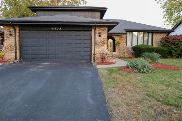 18455 Clyde Avenue, Lansing, IL 60438