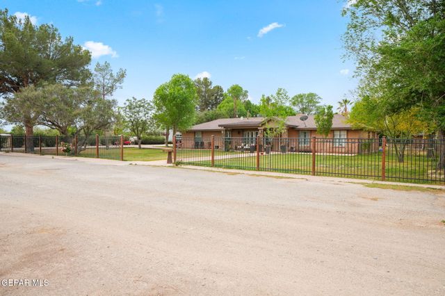 11566 N LOOP Drive, Socorro, TX 79927