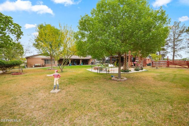 11566 N LOOP Drive, Socorro, TX 79927