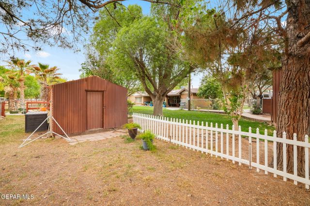11566 N LOOP Drive, Socorro, TX 79927