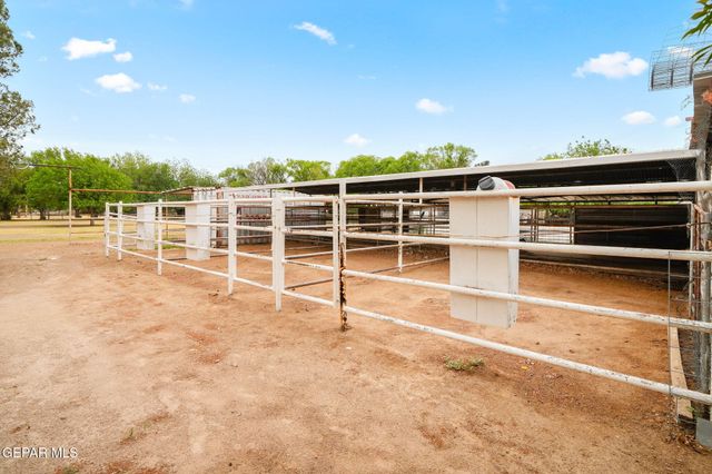 11566 N LOOP Drive, Socorro, TX 79927