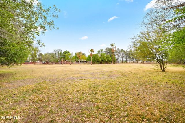 11566 N LOOP Drive, Socorro, TX 79927
