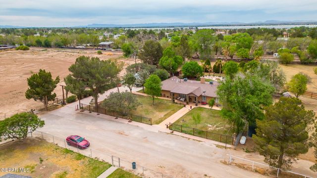 11566 N LOOP Drive, Socorro, TX 79927