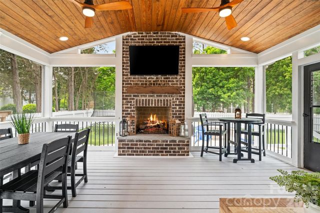 7716 Rathlin Court, Charlotte, NC 28270