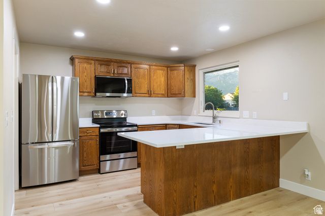 10861 N PANORAMA DR, Highland, UT 84003