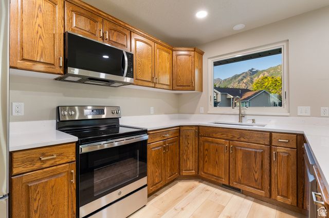 10861 N PANORAMA DR, Highland, UT 84003