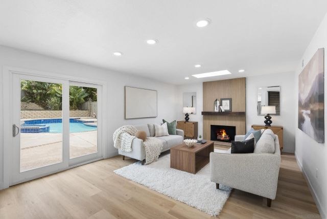 4547 Lisann, San Diego, CA 92117