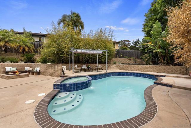 4547 Lisann, San Diego, CA 92117
