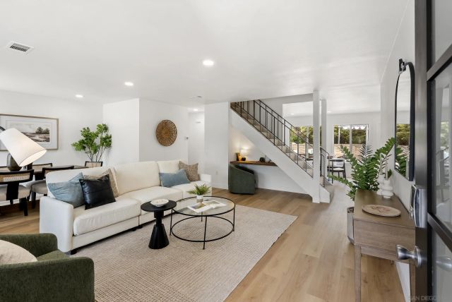 4547 Lisann, San Diego, CA 92117