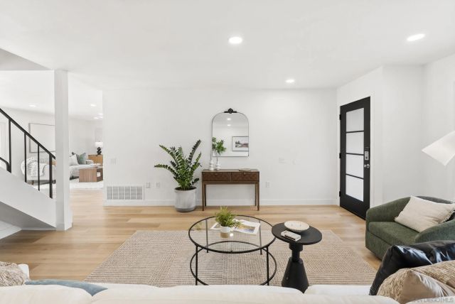 4547 Lisann, San Diego, CA 92117