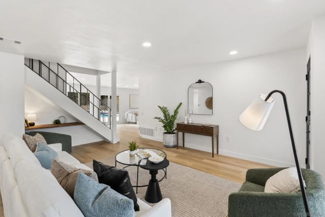 4547 Lisann, San Diego, CA 92117