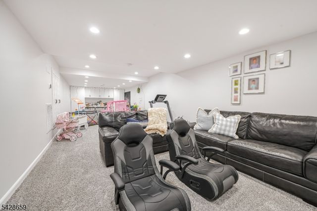 17 Masar Rd, Montville Twp., NJ 07045