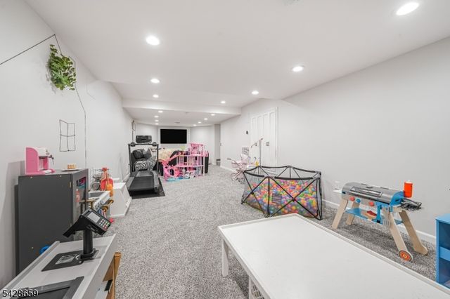 17 Masar Rd, Montville Twp., NJ 07045