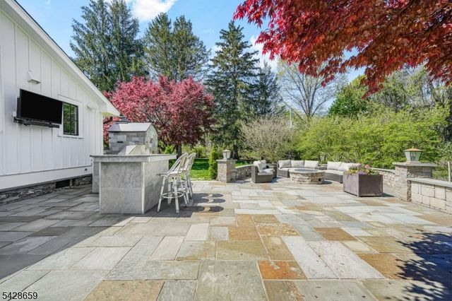 17 Masar Rd, Montville Twp., NJ 07045