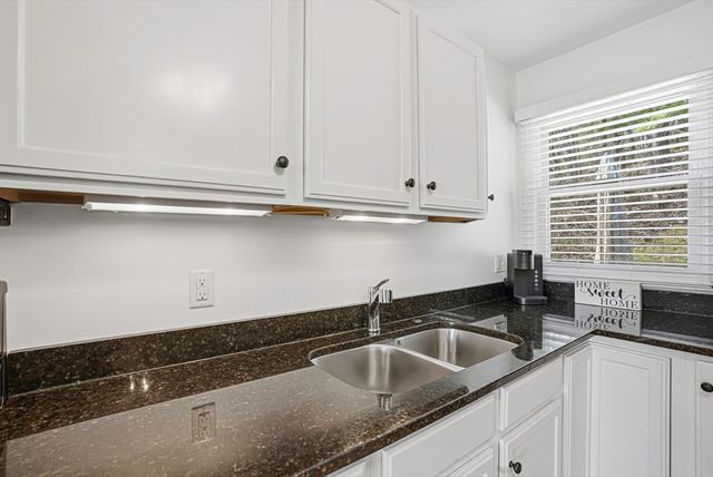 18 Delray Gdns, Northbridge, MA 01588