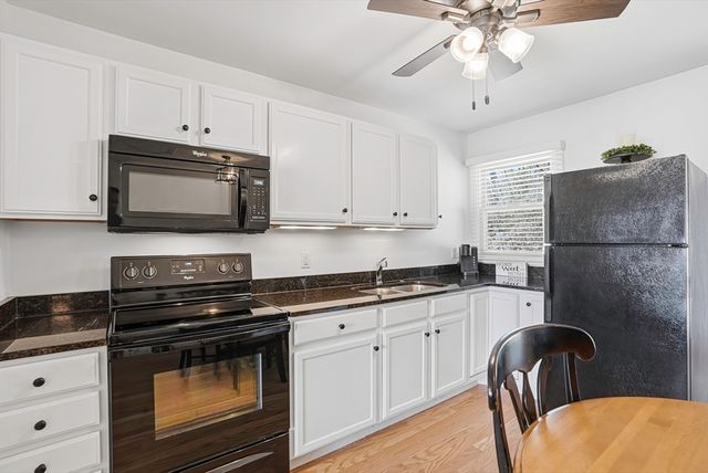 18 Delray Gdns, Northbridge, MA 01588