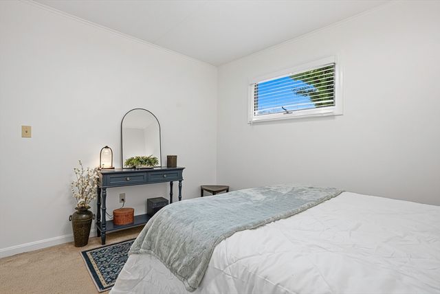 18 Delray Gdns, Northbridge, MA 01588