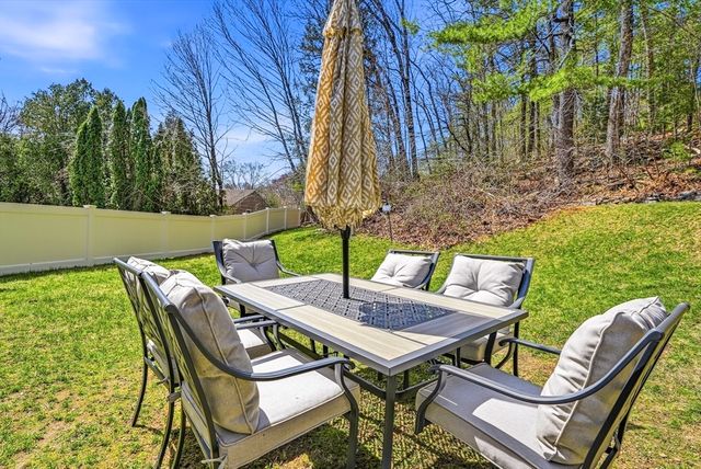18 Delray Gdns, Northbridge, MA 01588