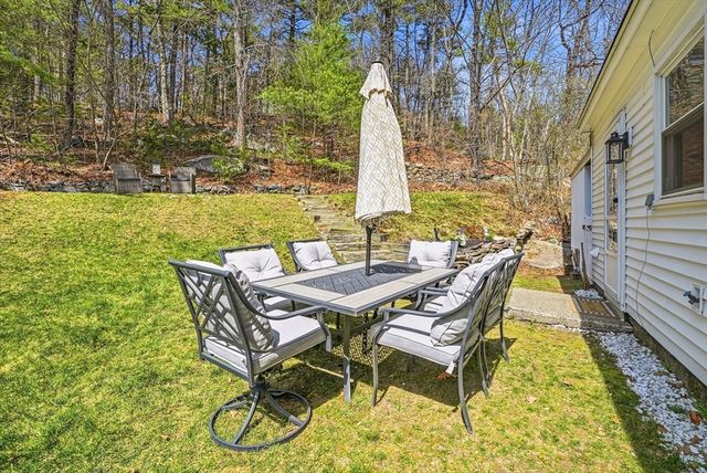 18 Delray Gdns, Northbridge, MA 01588