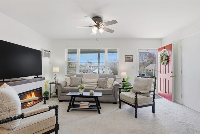 18 Delray Gdns, Northbridge, MA 01588