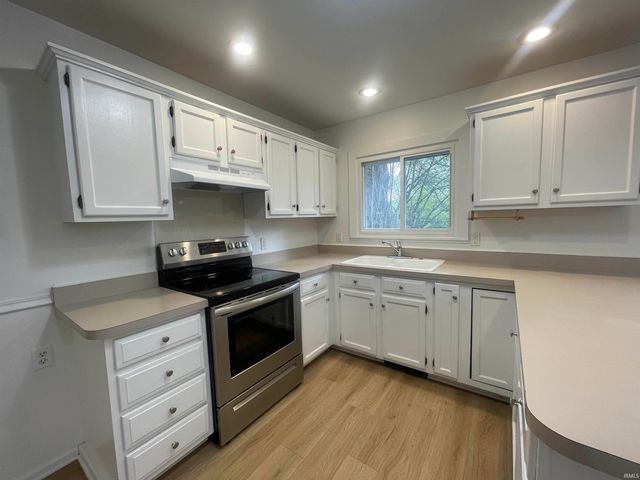 3201 E Bristol Street, Elkhart, IN 46514