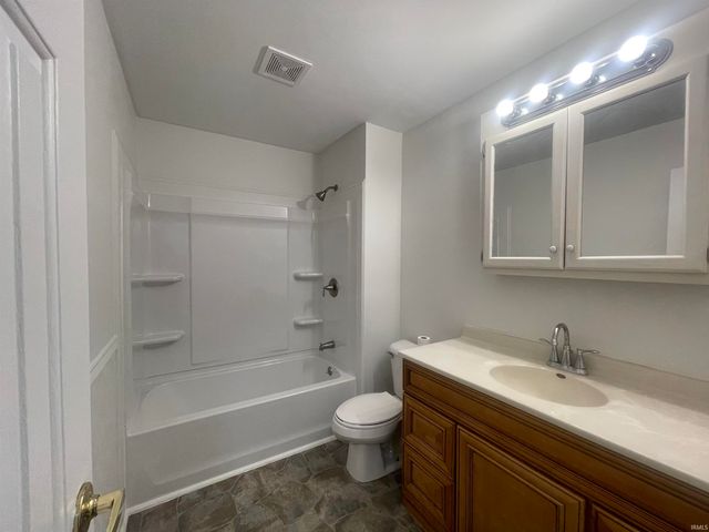 3201 E Bristol Street, Elkhart, IN 46514