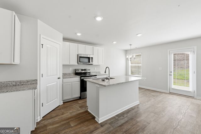 206 Norchester Avenue, Hogansville, GA 30230