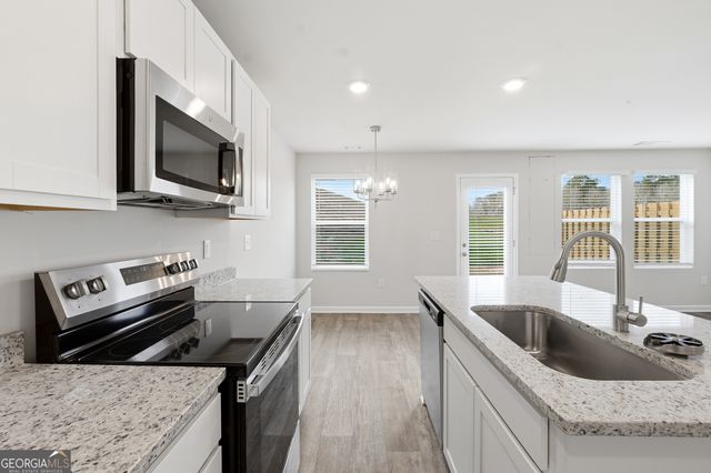 206 Norchester Avenue, Hogansville, GA 30230