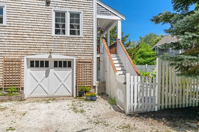 16 Hensche Lane U16, Provincetown, MA 02657
