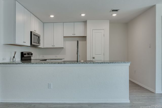 2658 Pechora Pipit St, New Braunfels, TX 78130