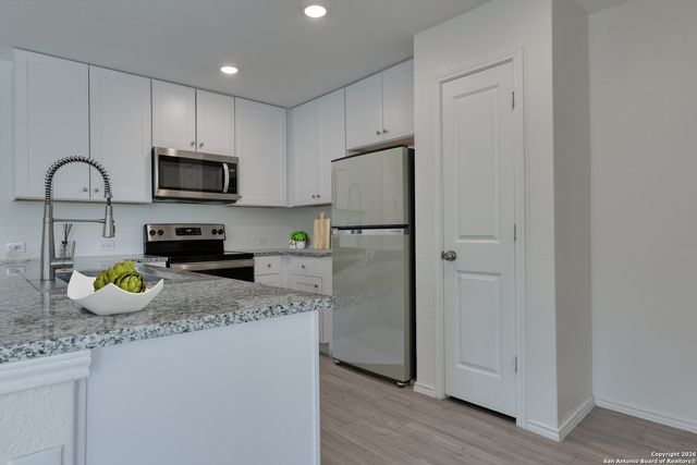 2658 Pechora Pipit St, New Braunfels, TX 78130