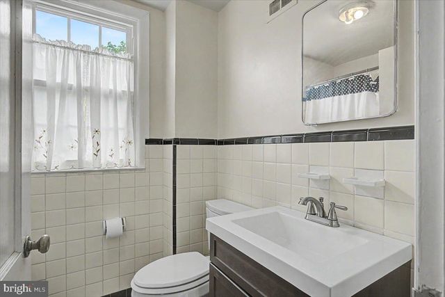2202 AMHURST RD, Wilmington, DE 19803