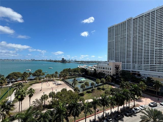 488 NE 18th St 802, Miami, FL 33132