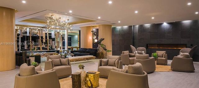 488 NE 18th St 802, Miami, FL 33132