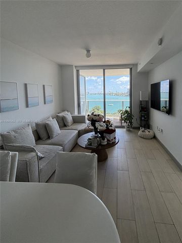 488 NE 18th St 802, Miami, FL 33132