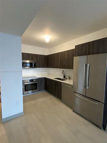 488 NE 18th St 802, Miami, FL 33132