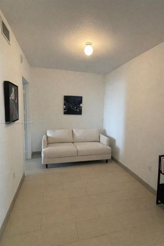 488 NE 18th St 802, Miami, FL 33132